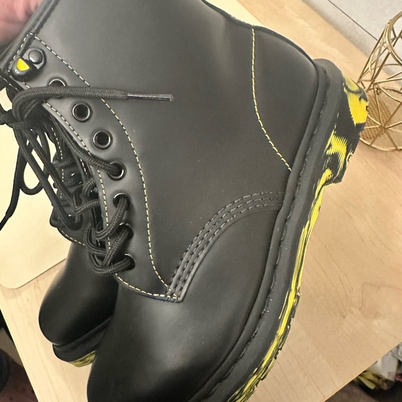 Dr. Martens 1460 Marble sole boots - Picture 2 of 4